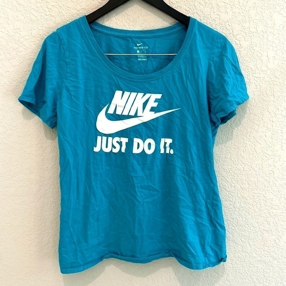 Nike women’s athletic tee size M - Picture 1 of 5